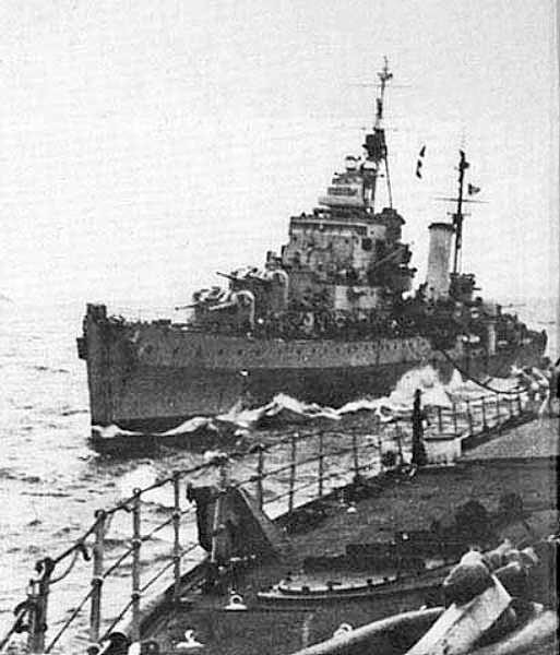 HMS Phoebe approaching HM SGambia