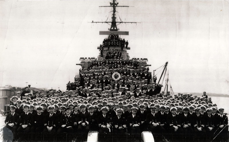 HMNZS Gambia's crew