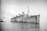 SS Queen Mary in her grey/white war paint at Gourock Bay on May 21, 1942. Photo: J. A. Hampton. Imperial War Museums A 9438