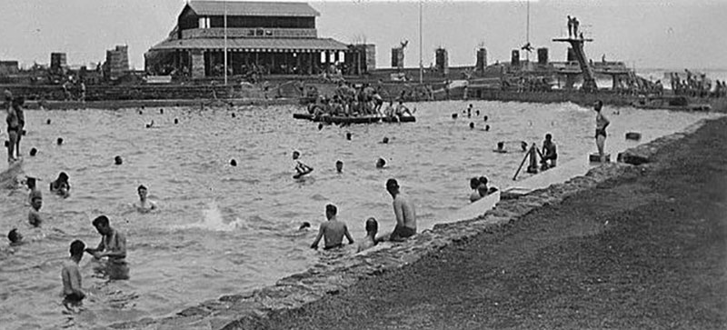 Breach Kandy, Bombay (now Mumbai), India about 1950